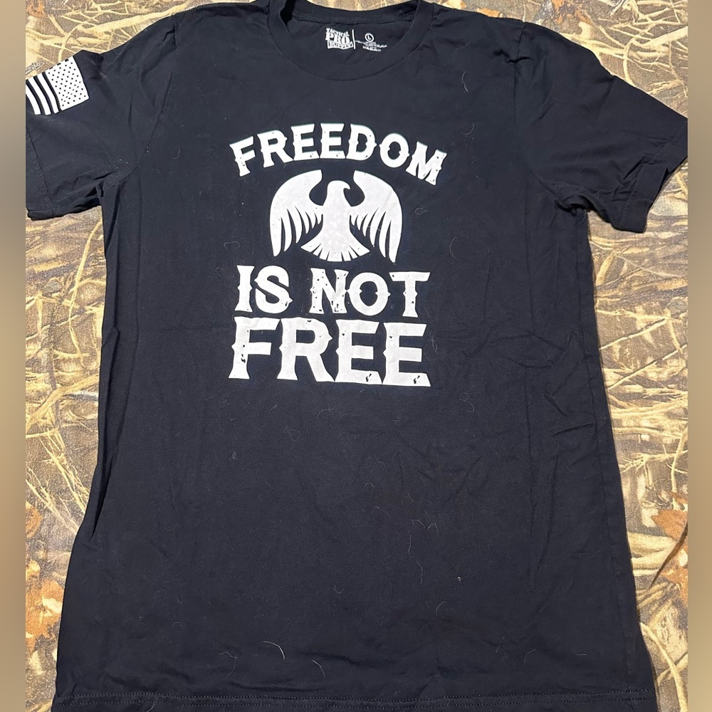 Custom & Rare USA Military Patriot “FREEDOM IS NOT FREE” SS T-Shirt